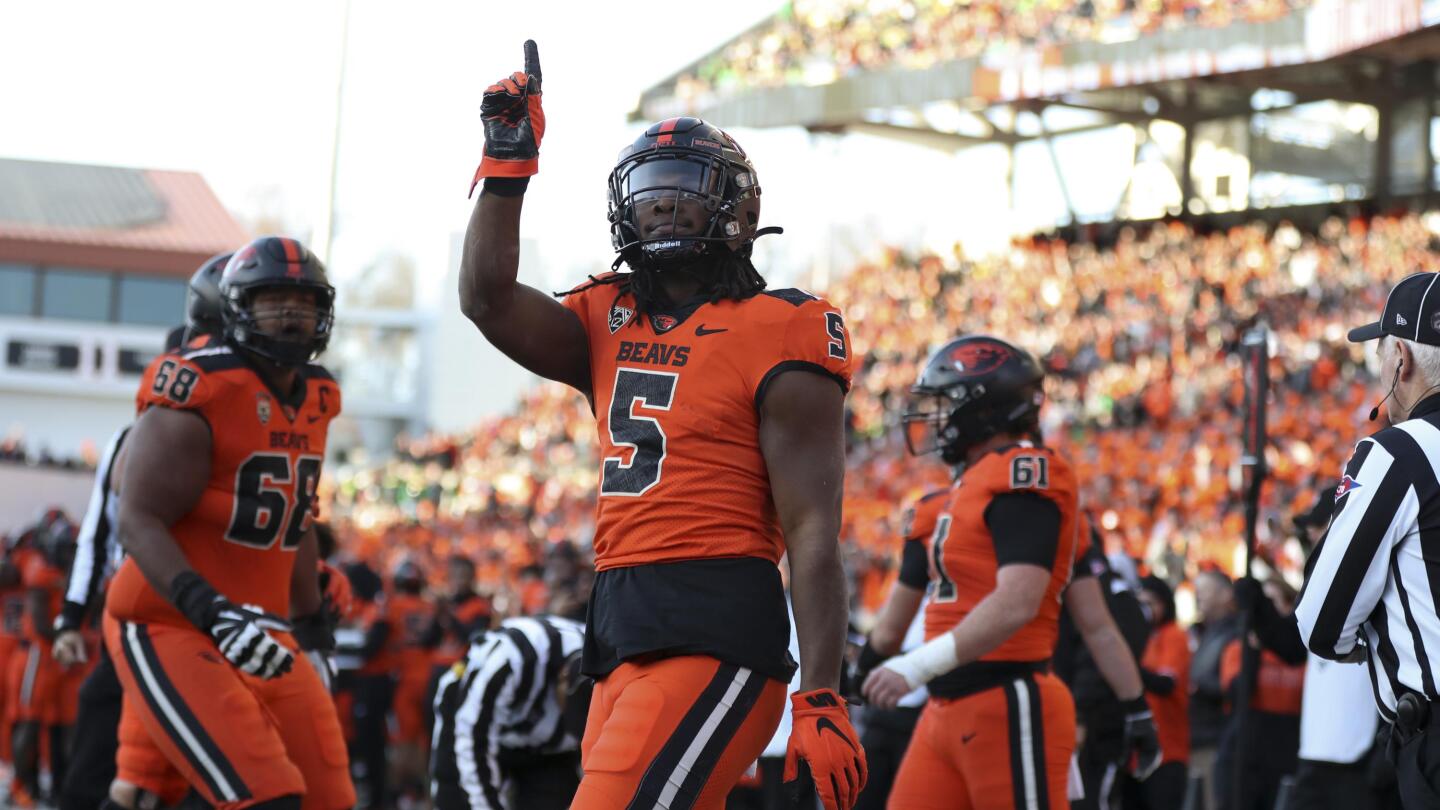Oregon state store football score